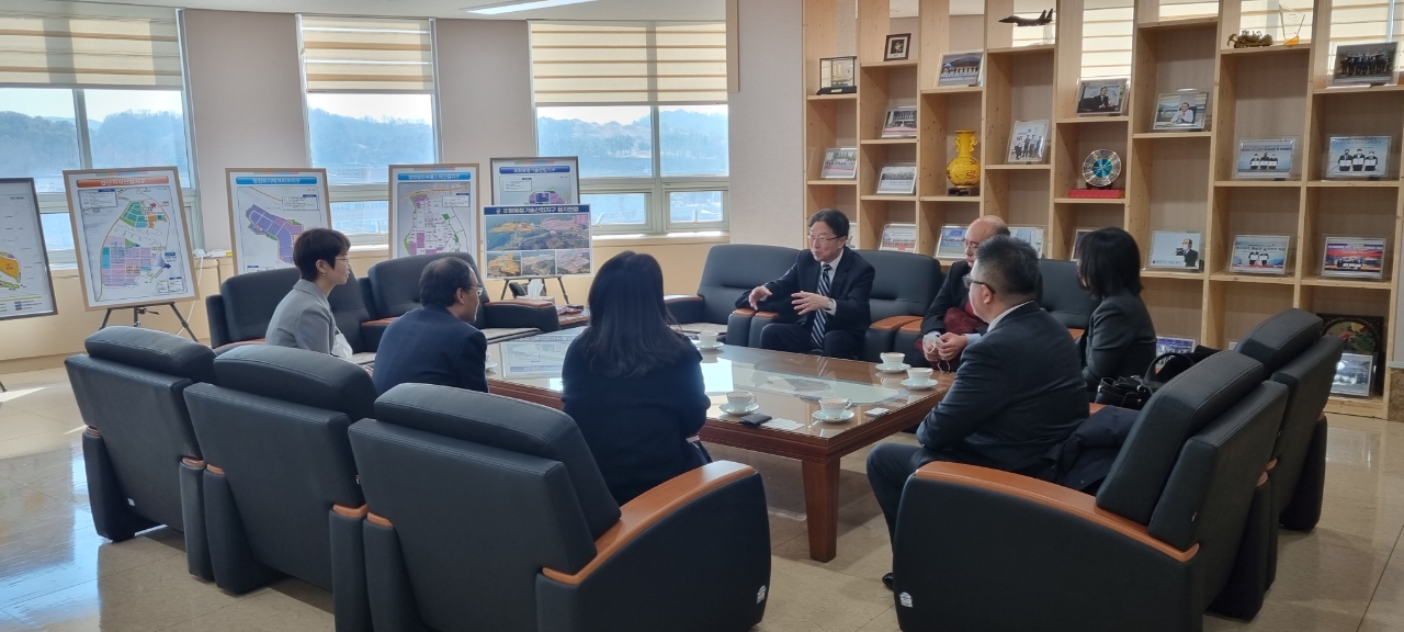 A Visitation of Consulate-General of Japan in Busan